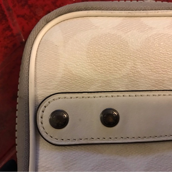 North/South Hybrid Pouch In Colorblock Signature Canvas With Coach Patch - Picture 8 of 9